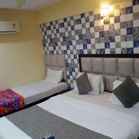Hotel Dream Inn 阿穆达巴 外观 照片