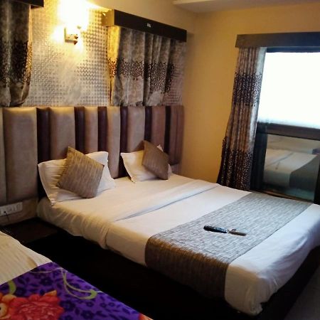 Hotel Dream Inn 阿穆达巴 外观 照片