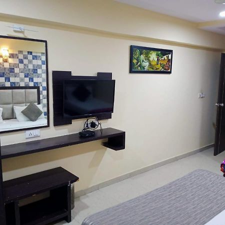 Hotel Dream Inn 阿穆达巴 外观 照片