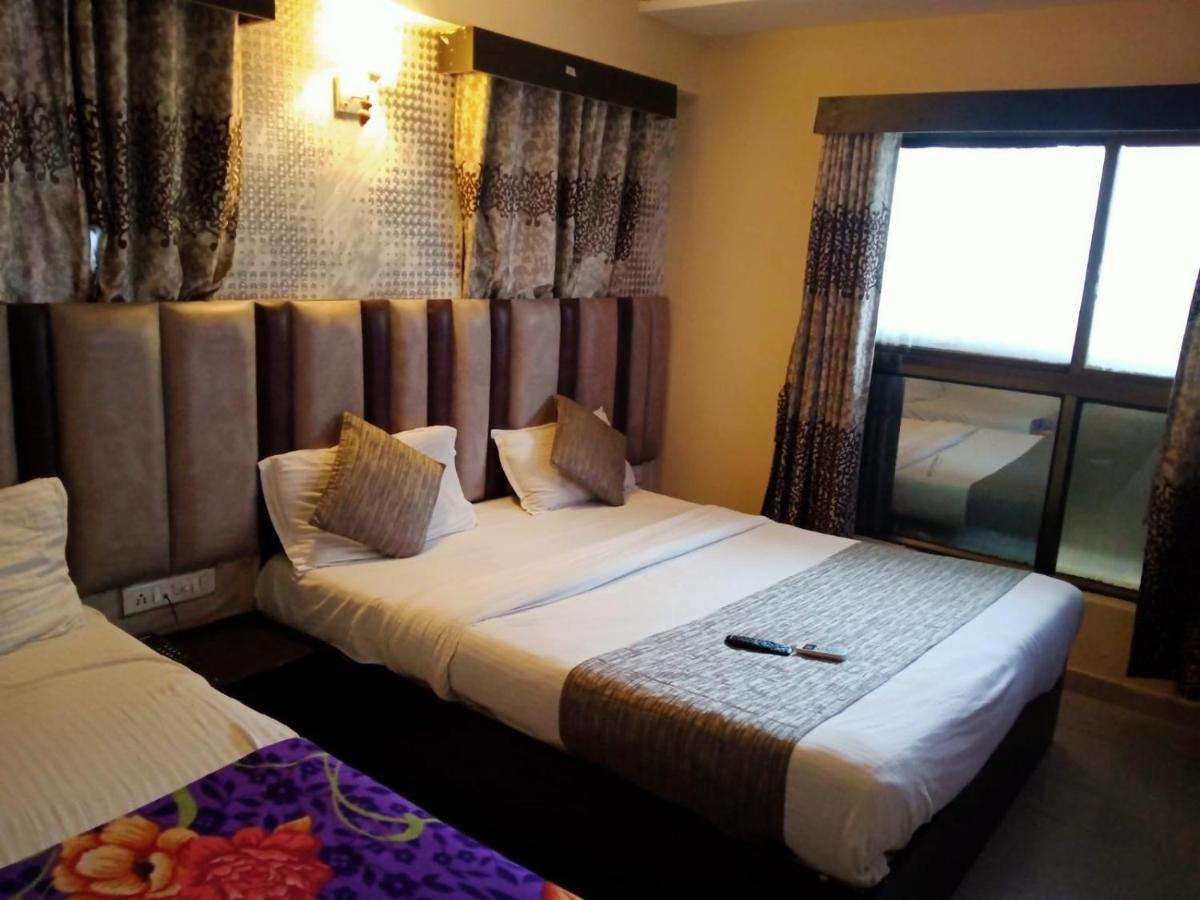 Hotel Dream Inn 阿穆达巴 外观 照片